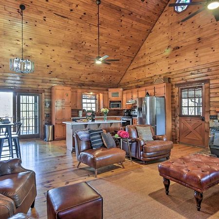 Luxury Pearcy Cabin With 5 Private Acres And Hot Tub! المظهر الخارجي الصورة