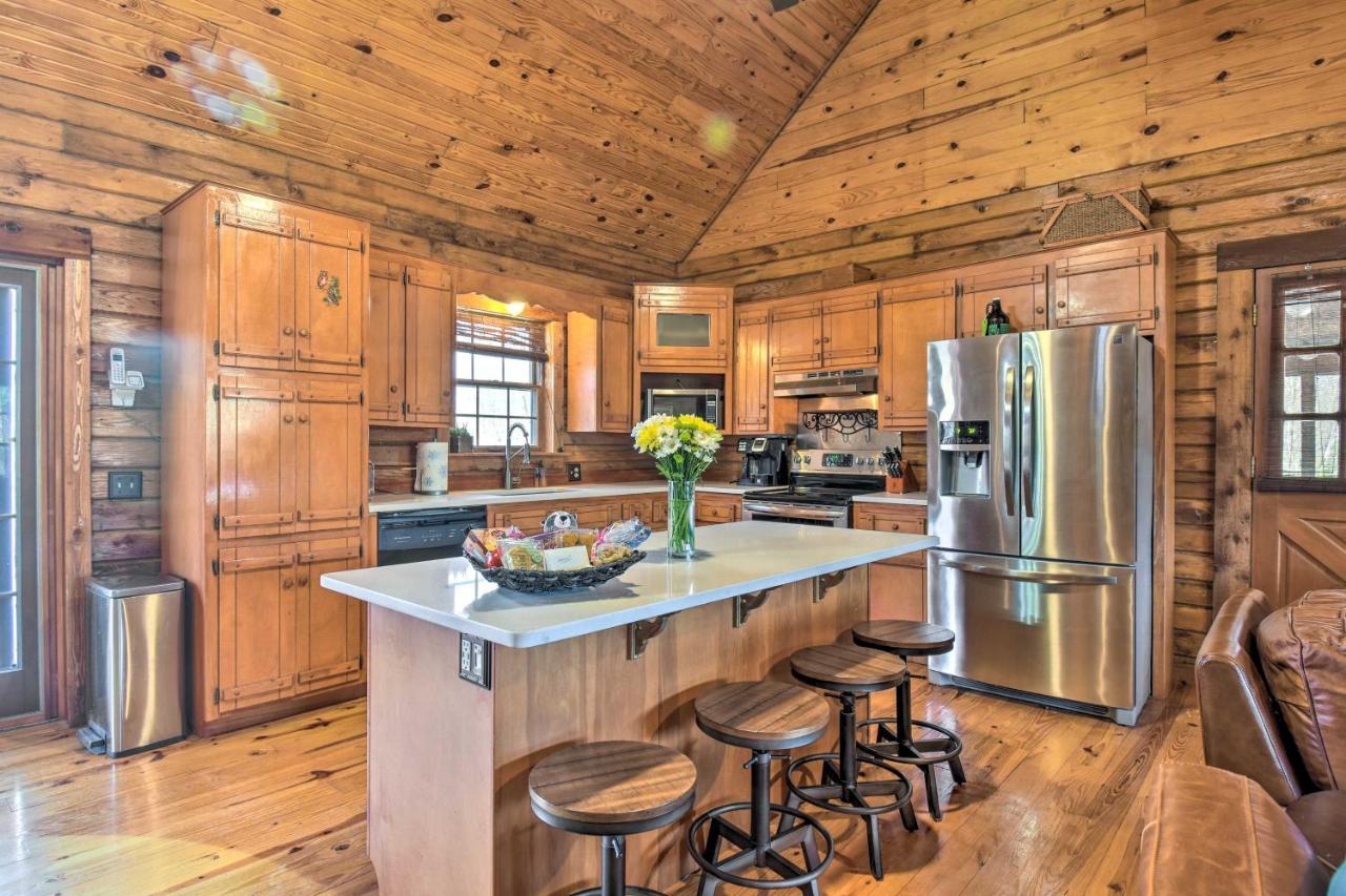 Luxury Pearcy Cabin With 5 Private Acres And Hot Tub! المظهر الخارجي الصورة