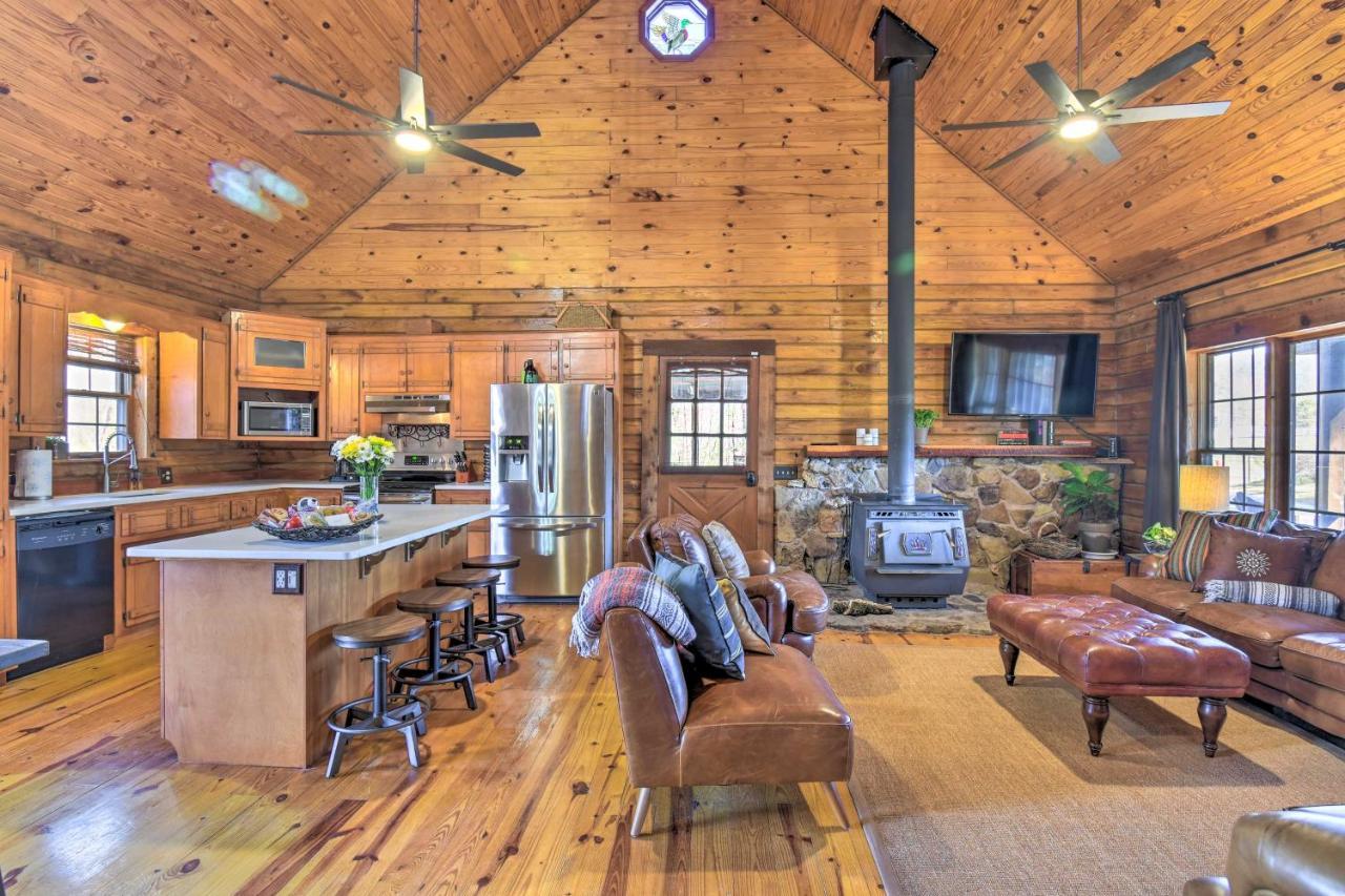 Luxury Pearcy Cabin With 5 Private Acres And Hot Tub! المظهر الخارجي الصورة
