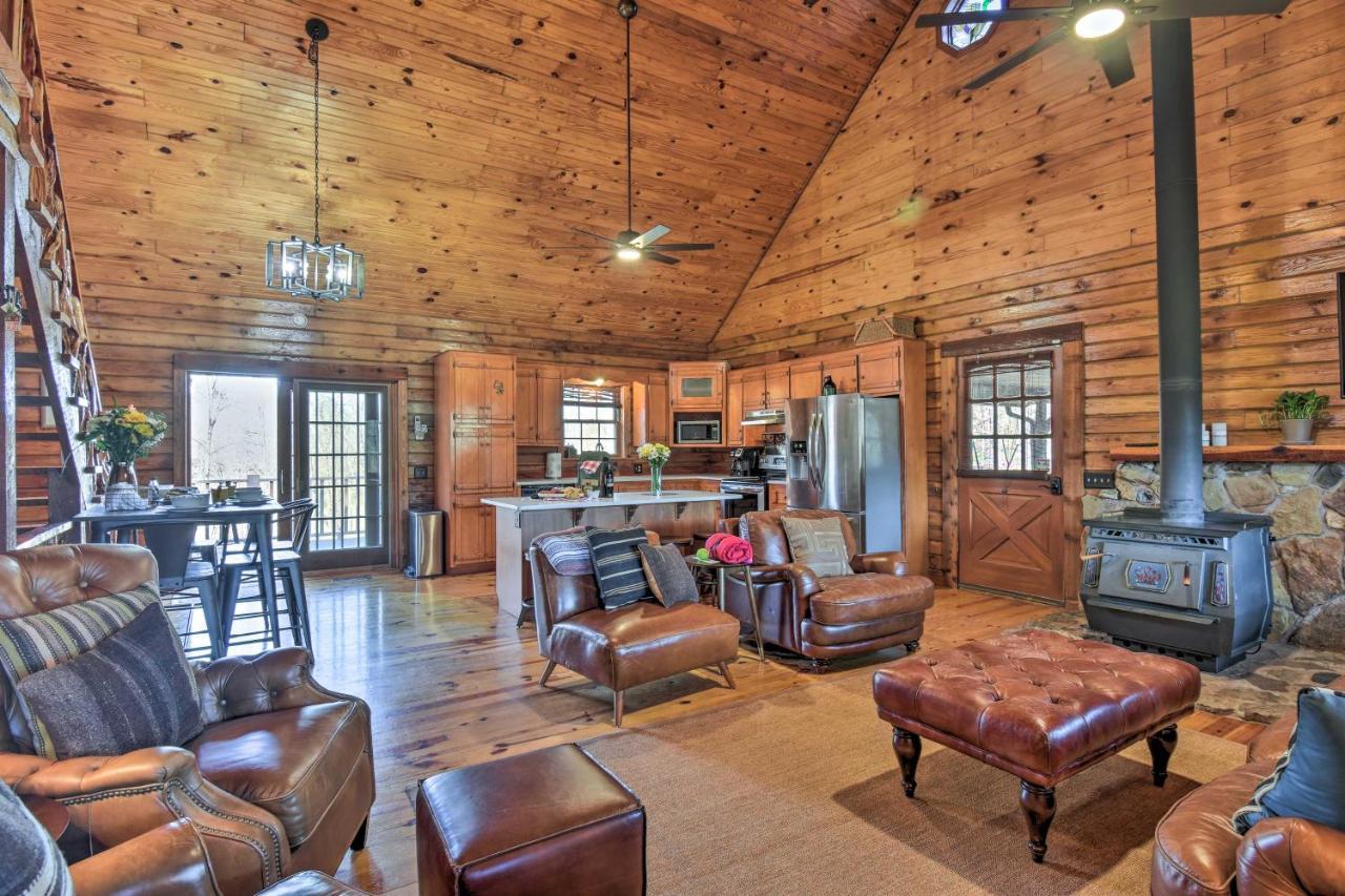 Luxury Pearcy Cabin With 5 Private Acres And Hot Tub! المظهر الخارجي الصورة